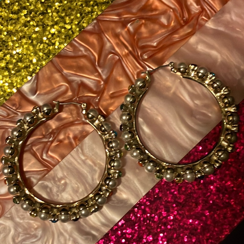 Beautiful, vintage Betsy Johnson earrings.
